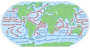 How many countries have coastlines on both the Atlantic and Pacific oceans?