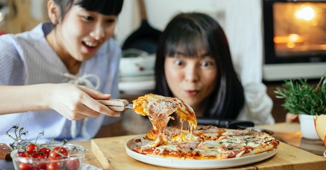 Tips For Sharing Pizza